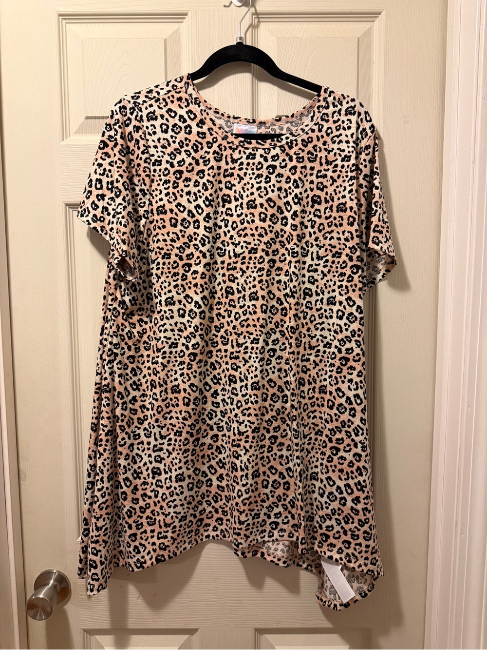 LuLaRoe Leopard Print Melissa 3x top